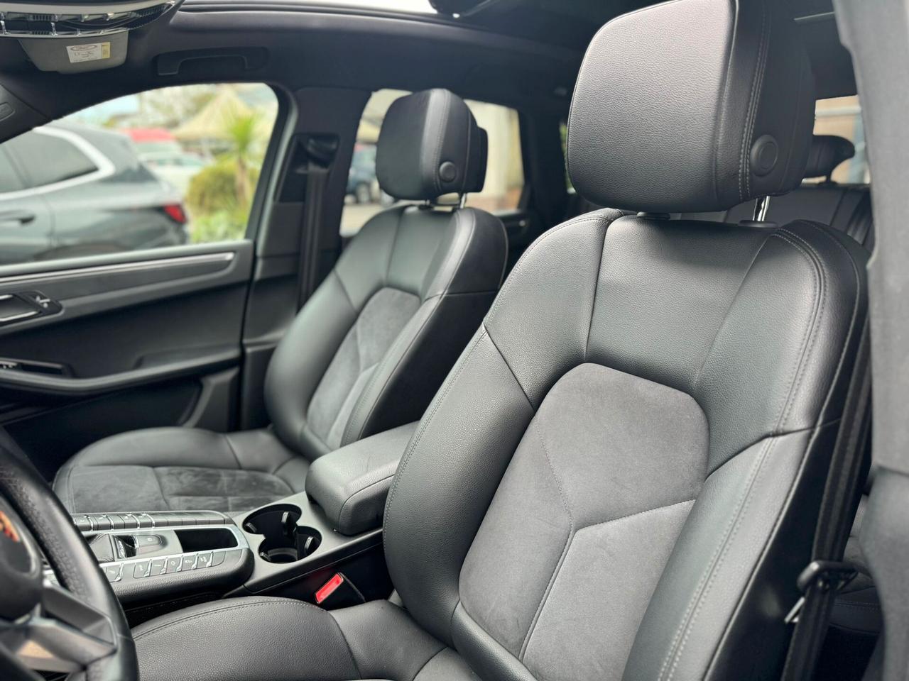 Porsche Macan 2.0 TOTAL BLACK TETTO