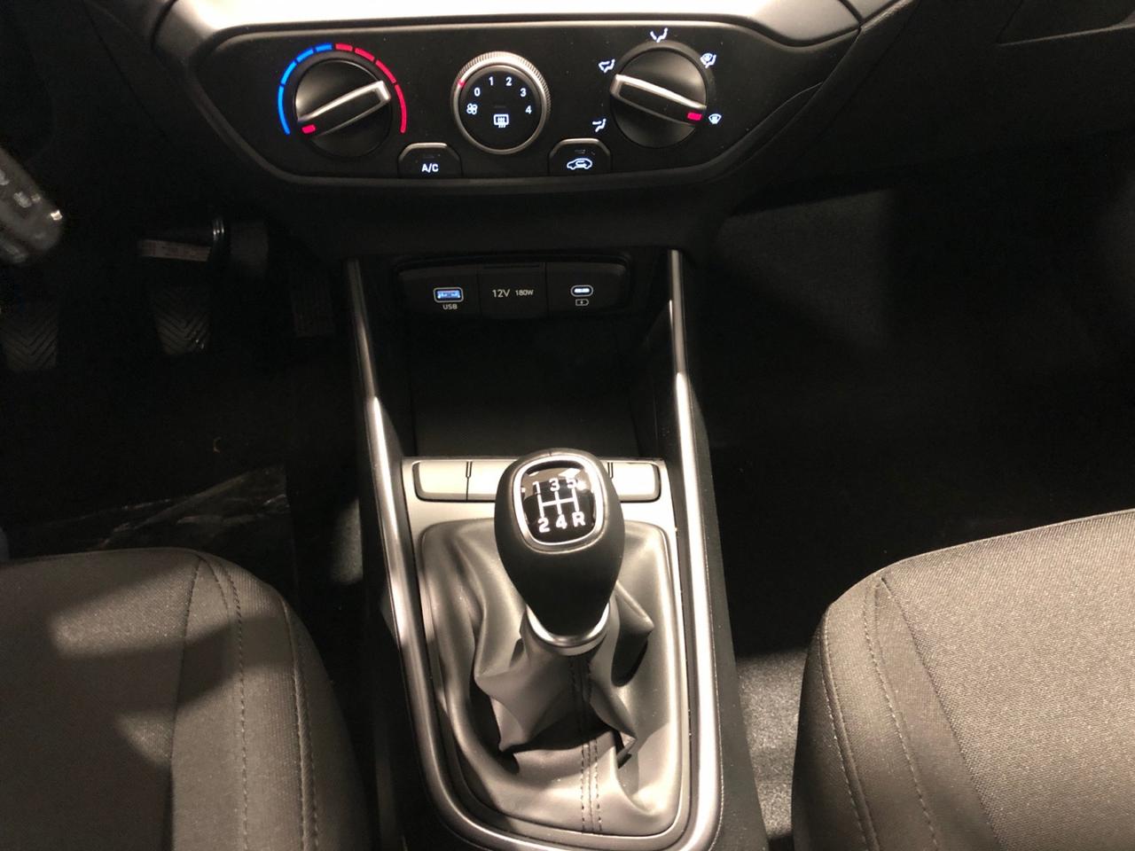HYUNDAI I20 PE MY25 1.2 MT CONNECTLINE