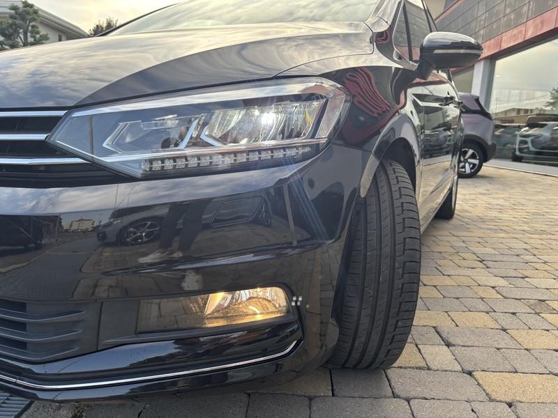 Volkswagen Touran 2.0 tdi Comfortline dsg 7 posti LED-NAVI