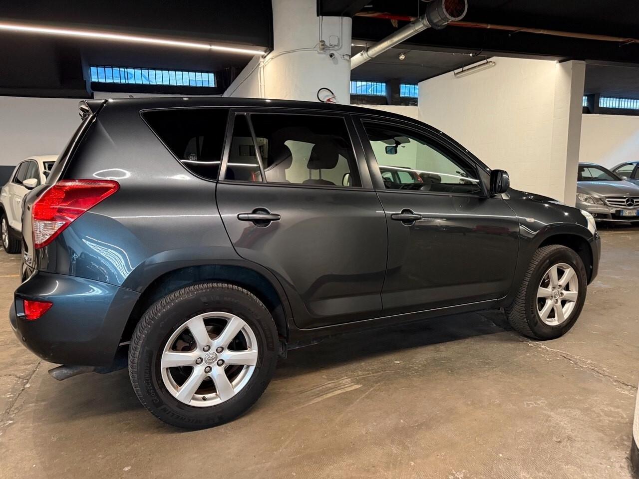 Toyota RAV 4 Crossover 2.0 Sol 4x4
