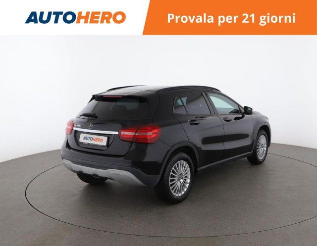 MERCEDES-BENZ GLA 180 Business