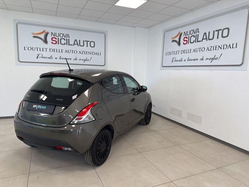 Lancia Ypsilon III 2015 1.0 firefly hybrid Silver s&s 70cv