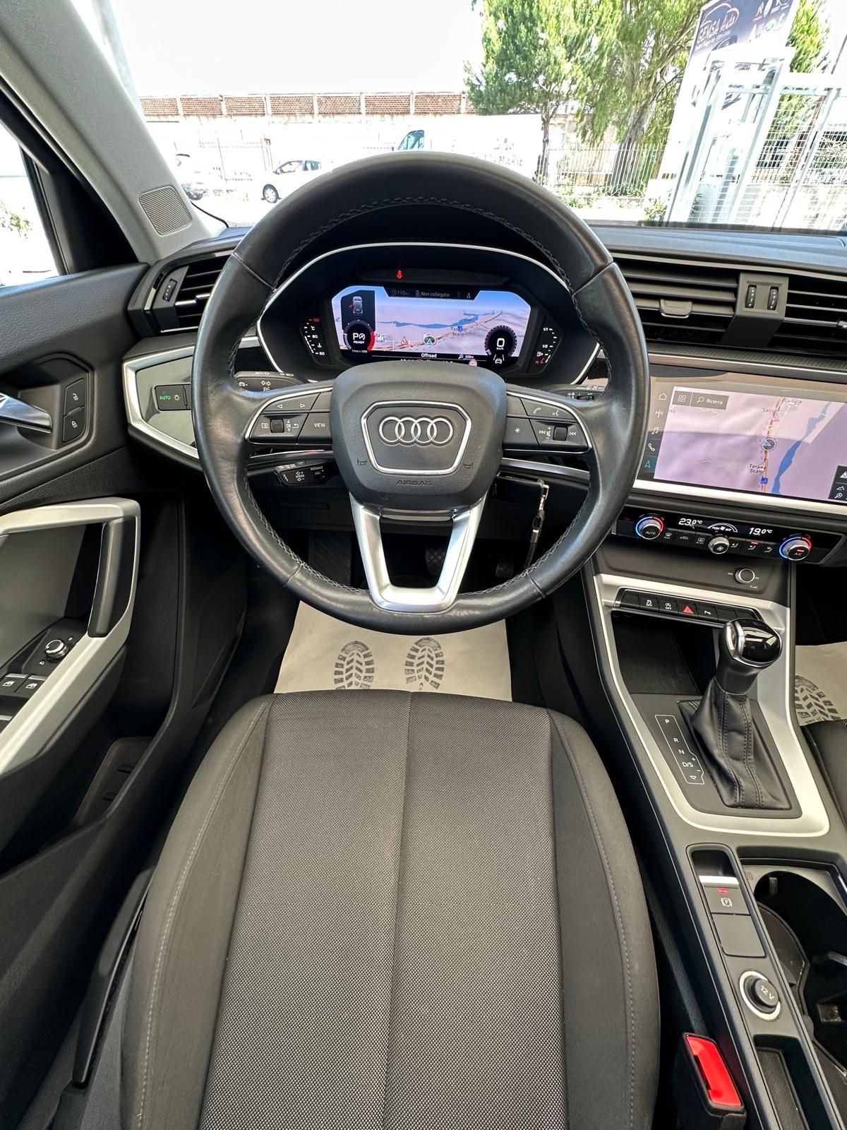 Audi Q3 35 TDI S tronic Business