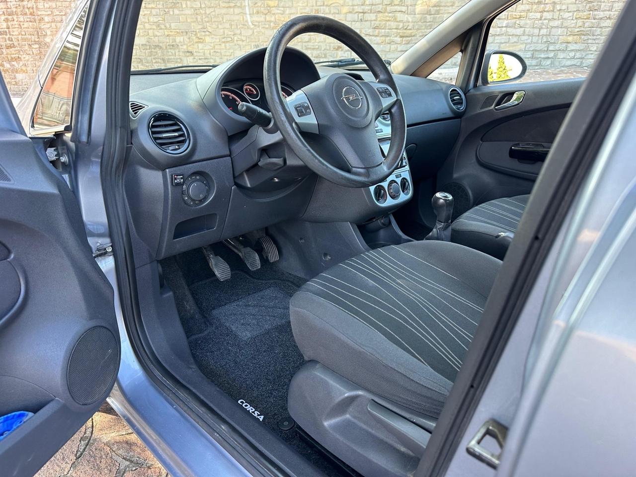 Opel Corsa 1.2 5 porte Easytronic Enjoy NEOPATENTATI