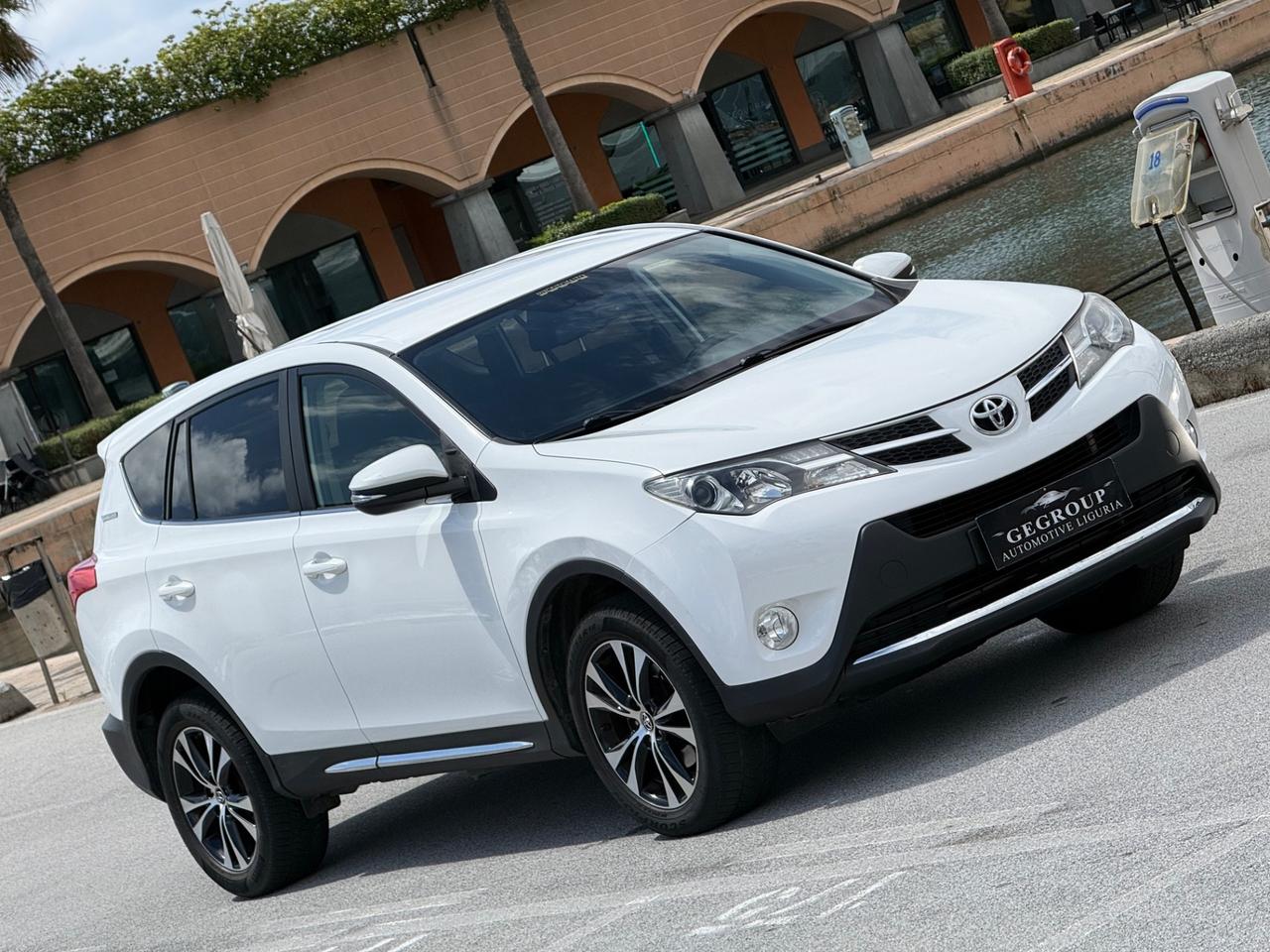 Toyota RAV 2.0 D-4D 4WD Lounge-FULL OPTIONAL