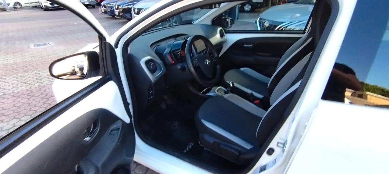 Toyota Aygo 1.0 VVT-i 69 CV 5 porte x-play TSS MMT