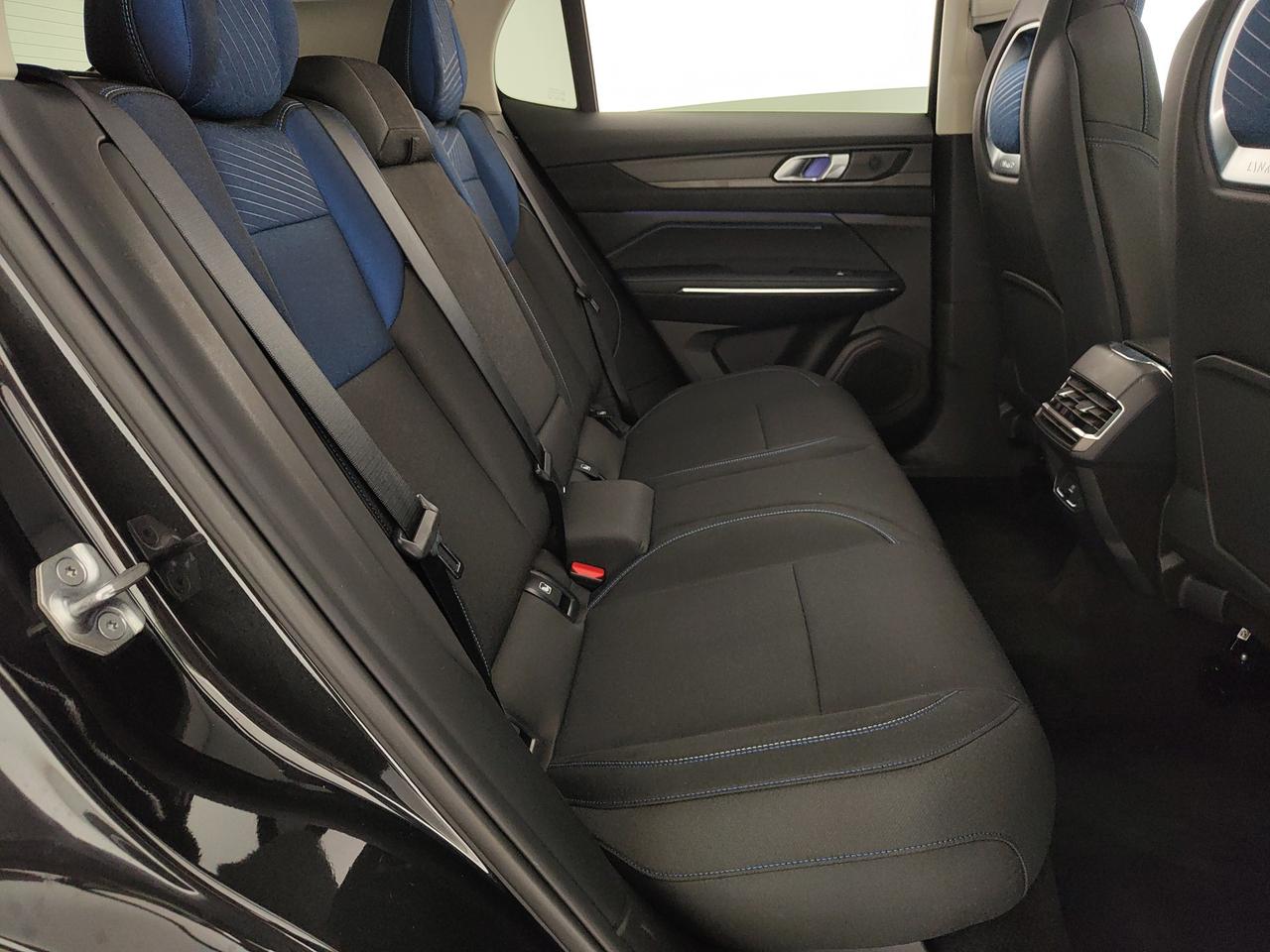 LYNK & CO 01 1.5 td phev auto