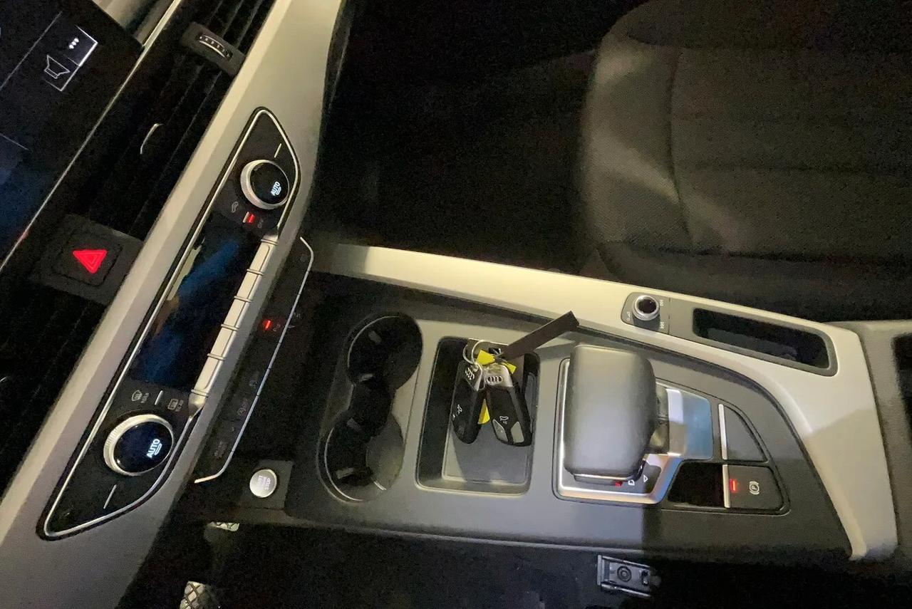 Audi A4 40 TDI quattro S tronic Business Advanced