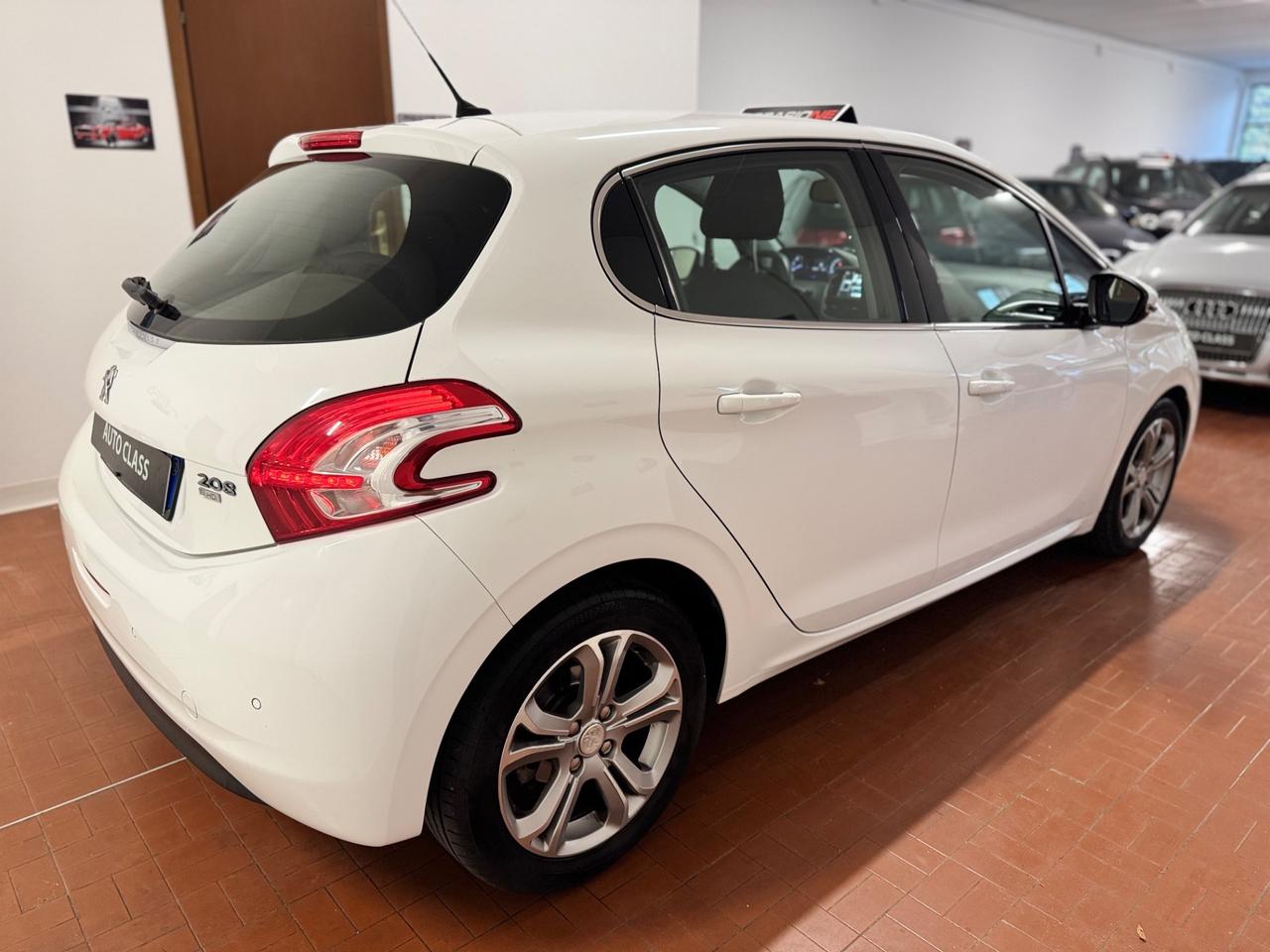 Peugeot 208 1.6 e-HDi 92 CV Stop&Start 5 porte Allure