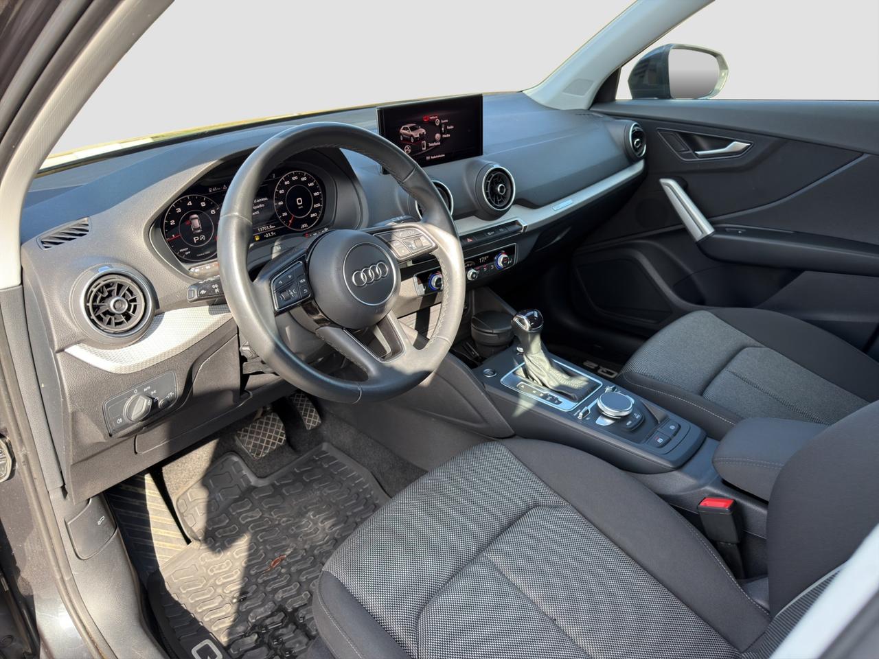 AUDI Q2 35 TFSI S tronic Business Advanced