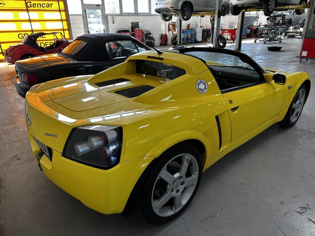 Opel Speedster 2.2