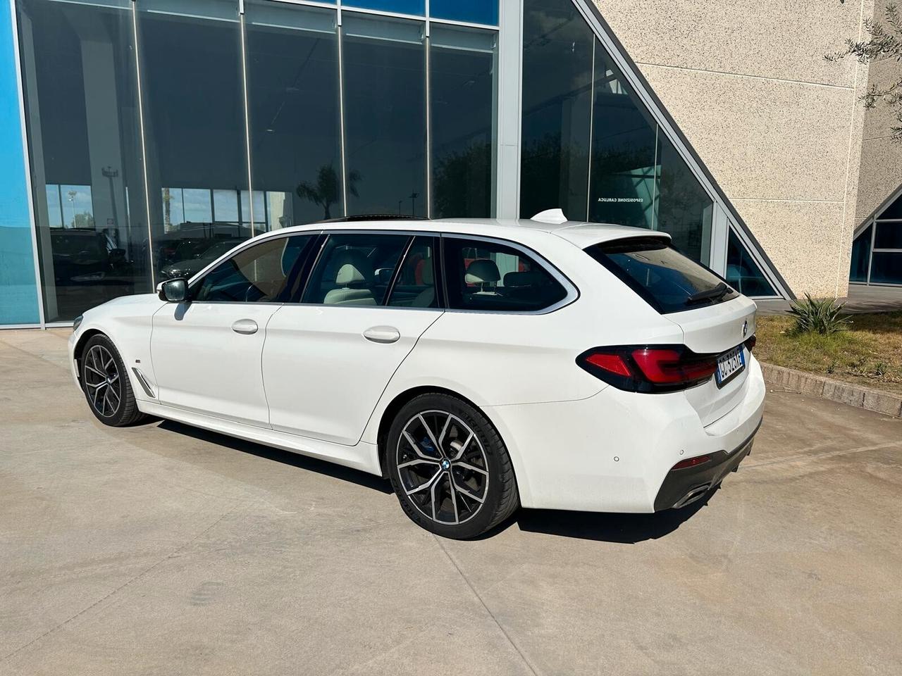 BMW 530 Touring mhev 48V xdrive Msport auto