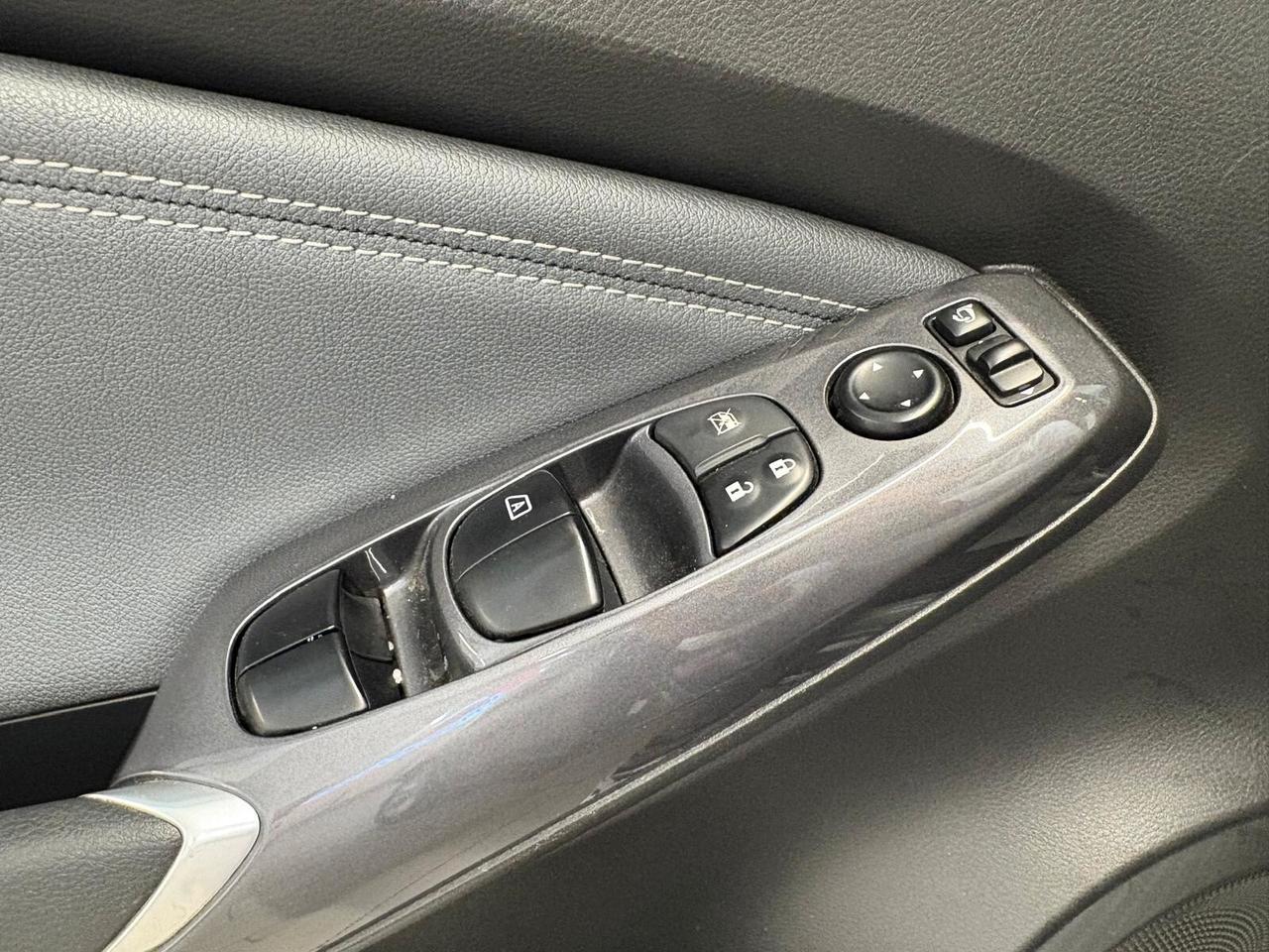 Nissan Juke 1.0 DIG-T 114 CV N-Connecta