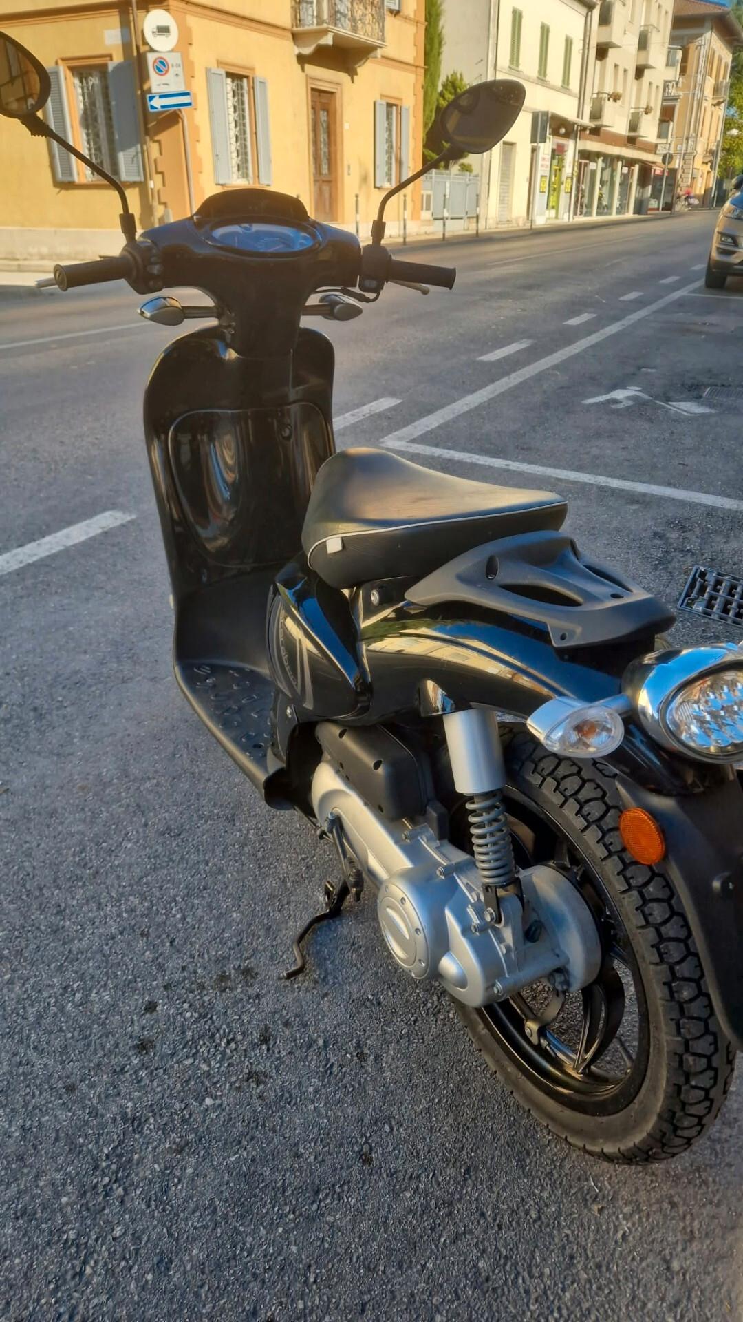 Aprilia Scarabeo 50 2T Street Nero (06/17)