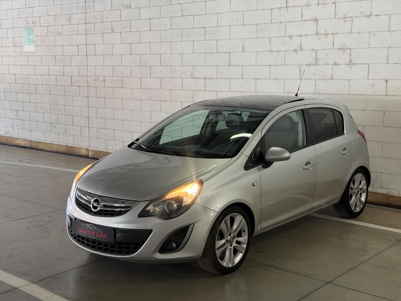 Opel Corsa 1.2 5 porte Club
