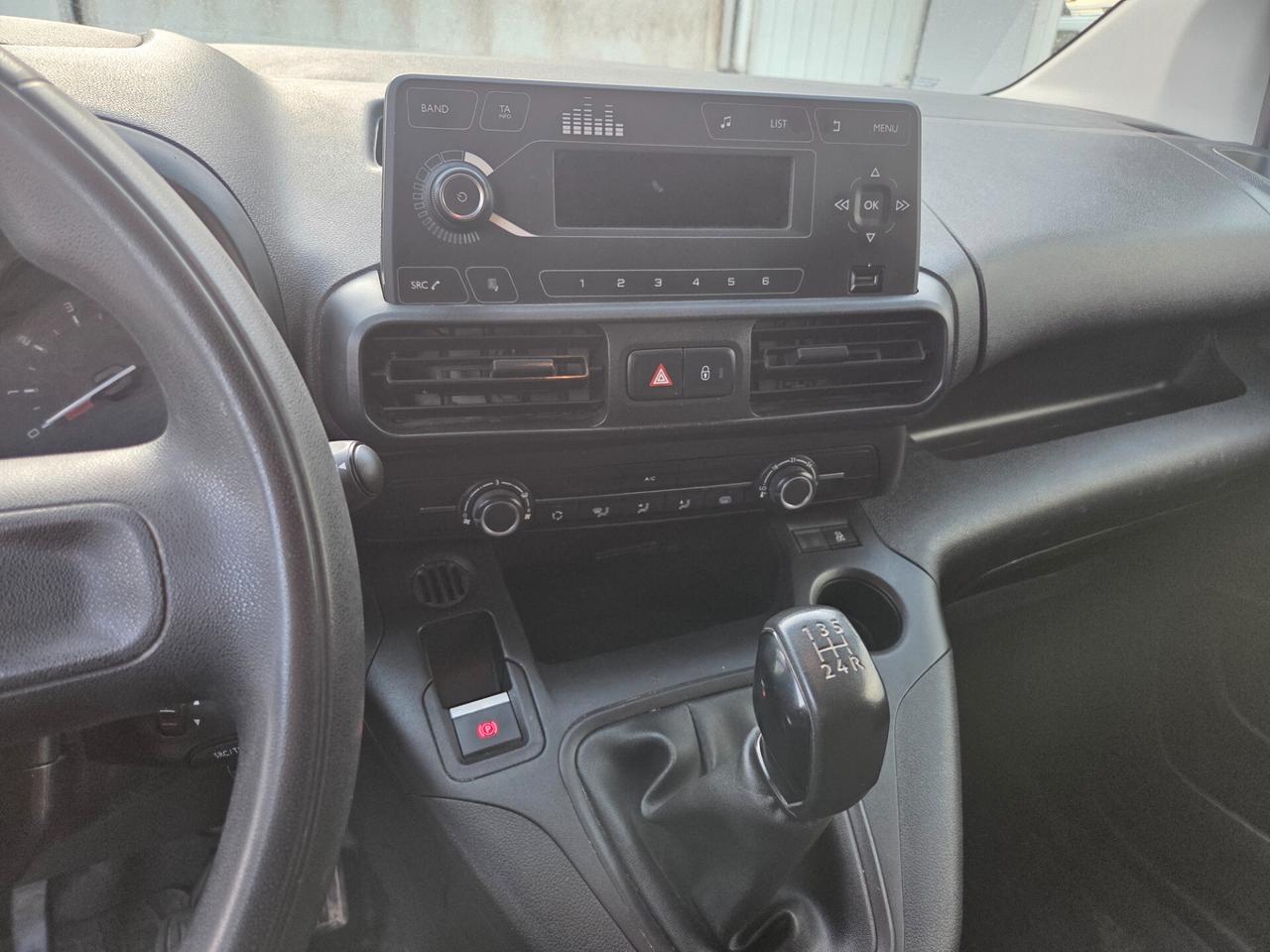 NOLEGGIA O ACQUISTA CITROEN BERLINGO 1.5 100CV 3 POSTI