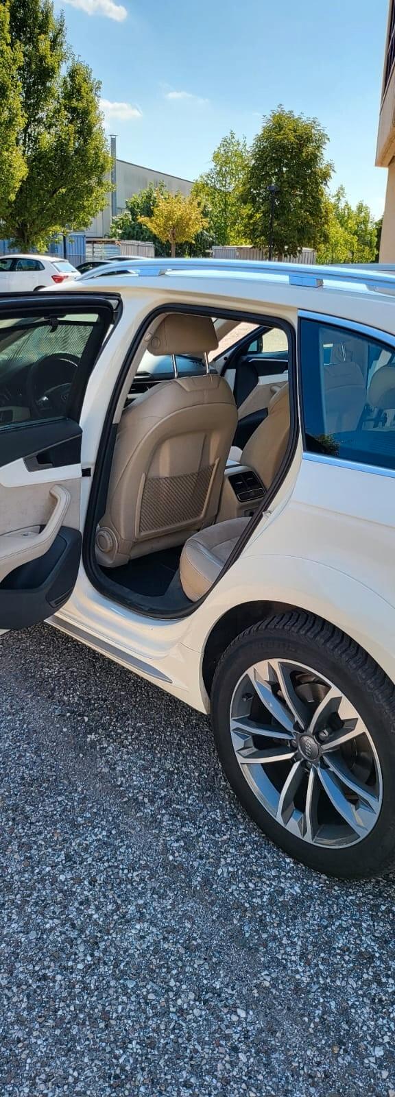 Bellissima AUDI A4 allroad Business Evolution 190cv-Full Optional-Molto ben tenuta-garanzia 12 mesi estendibile fino a 36 mesi.