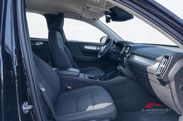 VOLVO XC40 T2 Geartronic Momentum Pro