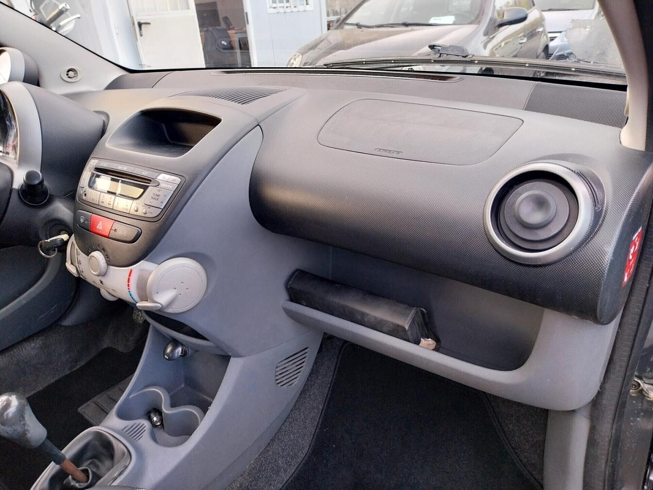 TOYOTA AYGO 1.0 BENZINA SOLO 120.000 KM 2006