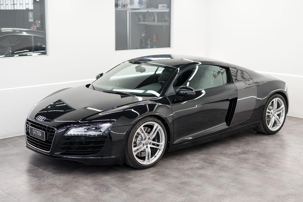 Audi R8 4.2 V8 FSI quattro R tronic IVA ESPOSTA