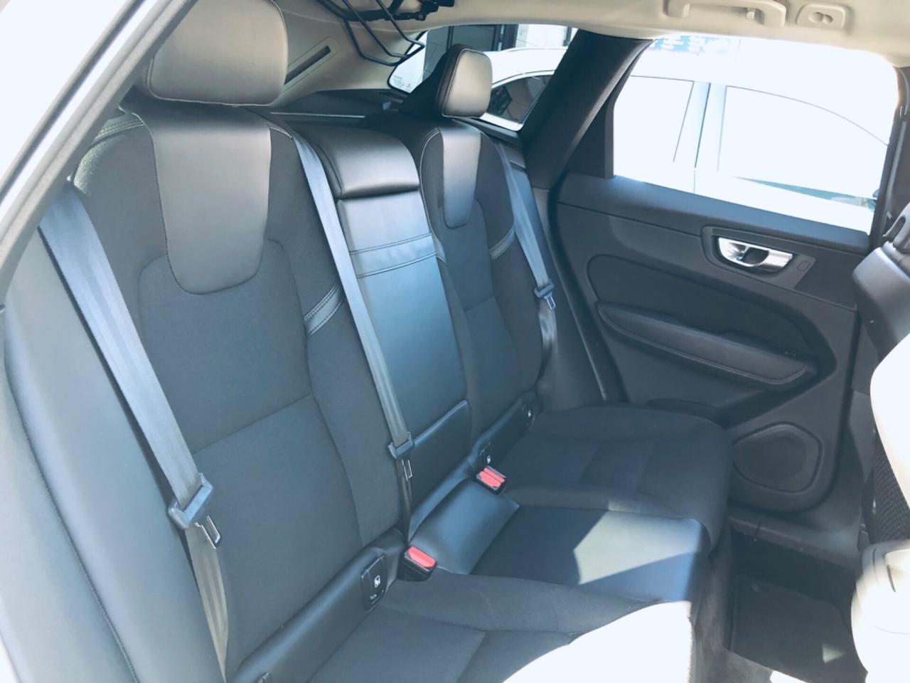 Volvo XC60 B4 (d) AWD Geartronic HYBRID 60MILA KM