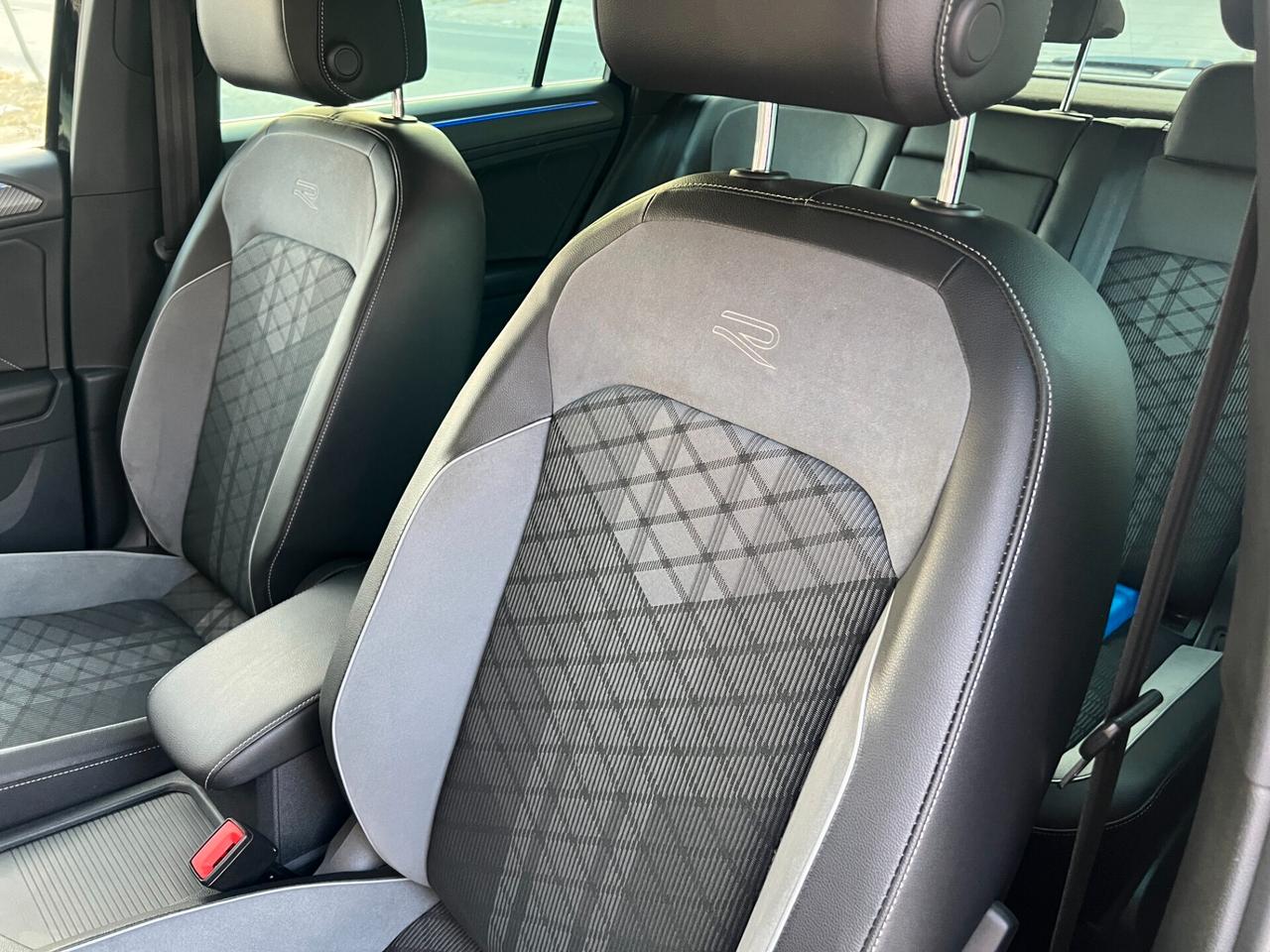 Volkswagen Tiguan 2.0 TDI 150 CV DSG R-Line R Line