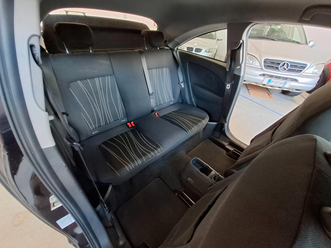 Opel Corsa 1.2 3 porte Sport