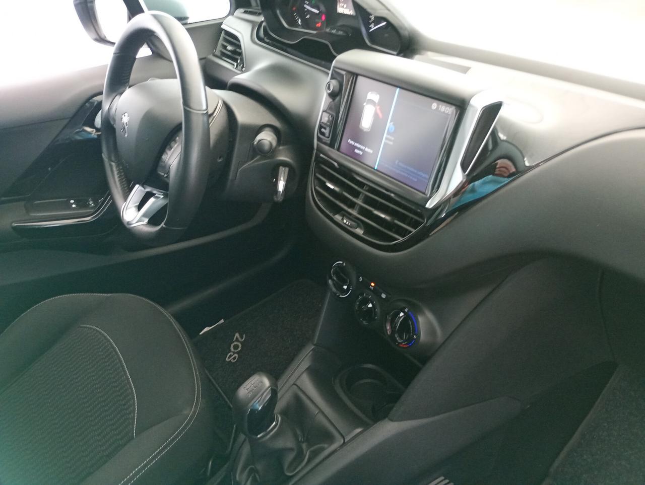 Peugeot 208 1.6 BlueHDi 75 5 porte - NEOPATENTATI -