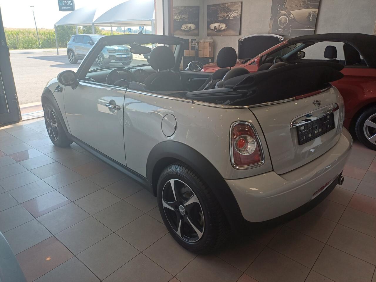 Mini Cooper Cabrio 1.6 White silver metallic