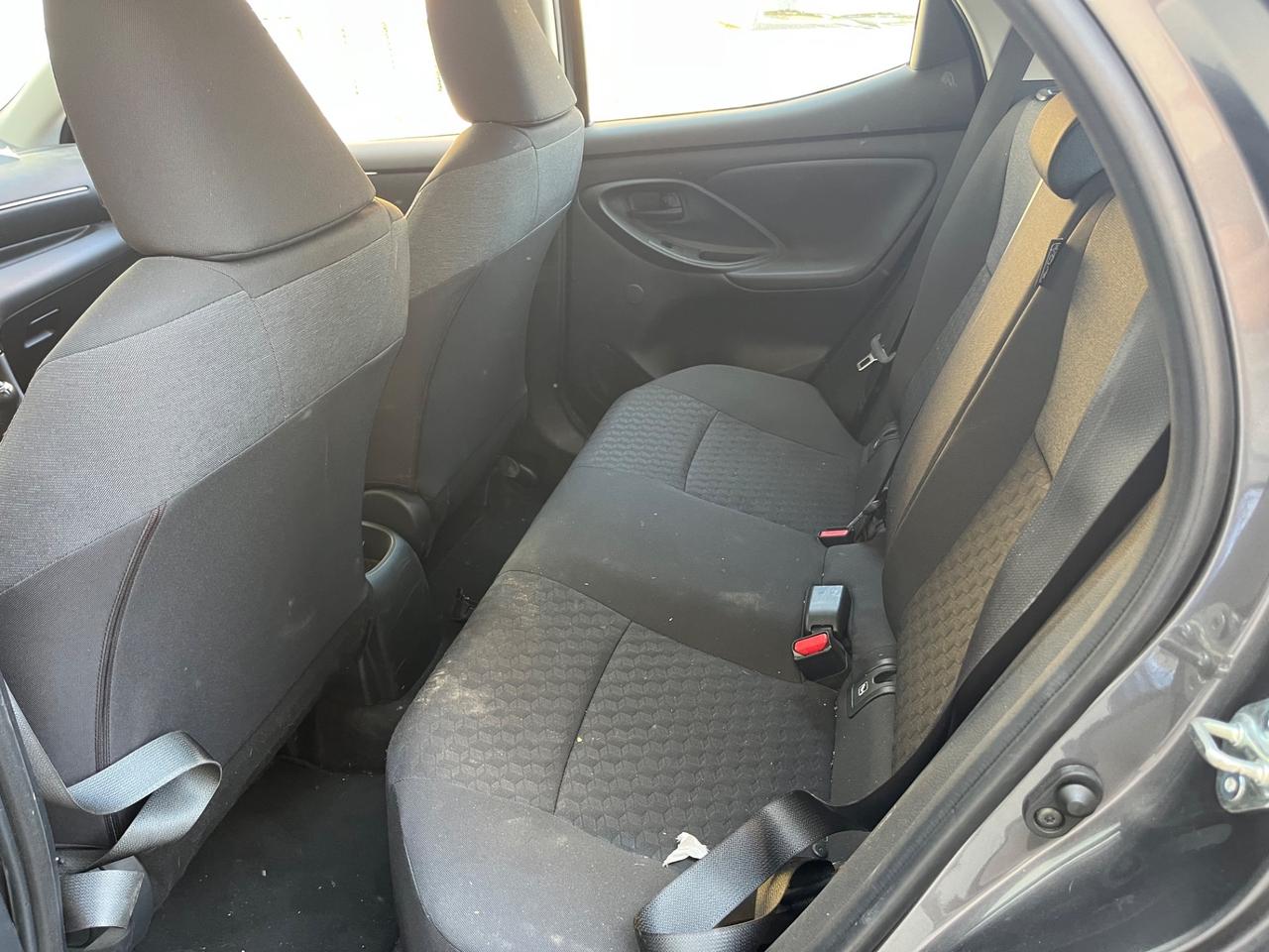 Toyota Yaris 1.0 benzina. INCIDENTATA