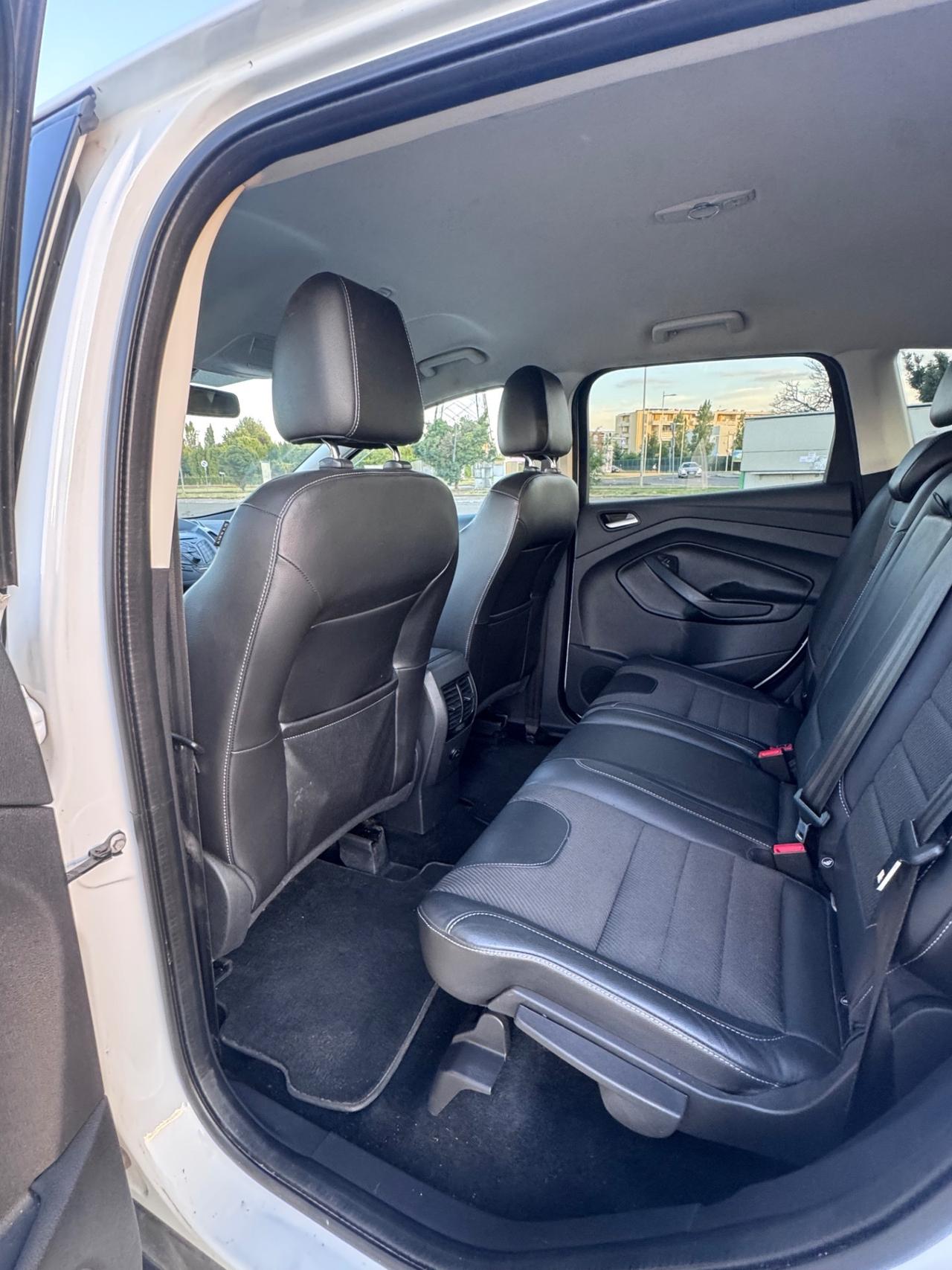 Ford Kuga 2.0 TDCI 150 CV S&S 4WD Powershift Titanium