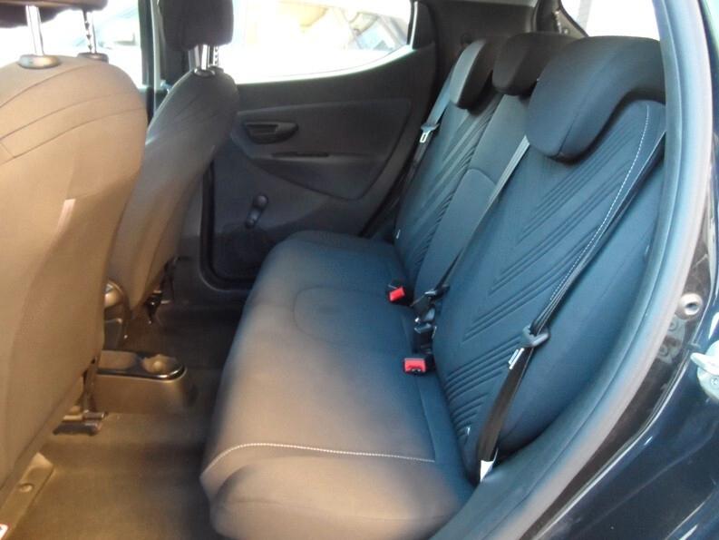 Lancia Ypsilon 1.0 FireFly 70 CV Hybrid Gold