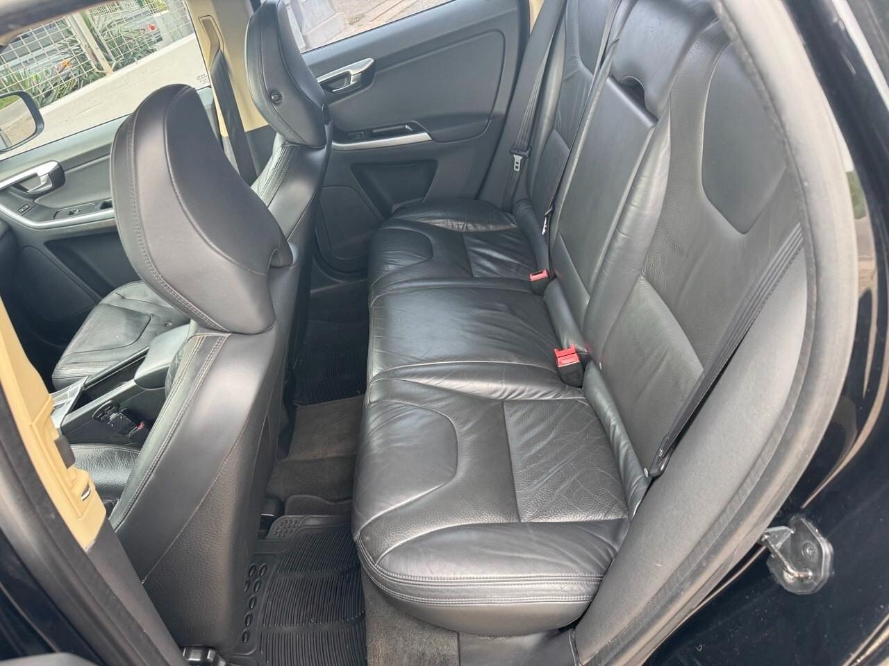 Volvo XC 60 XC60 D5 AWD Geartronic Kinetic