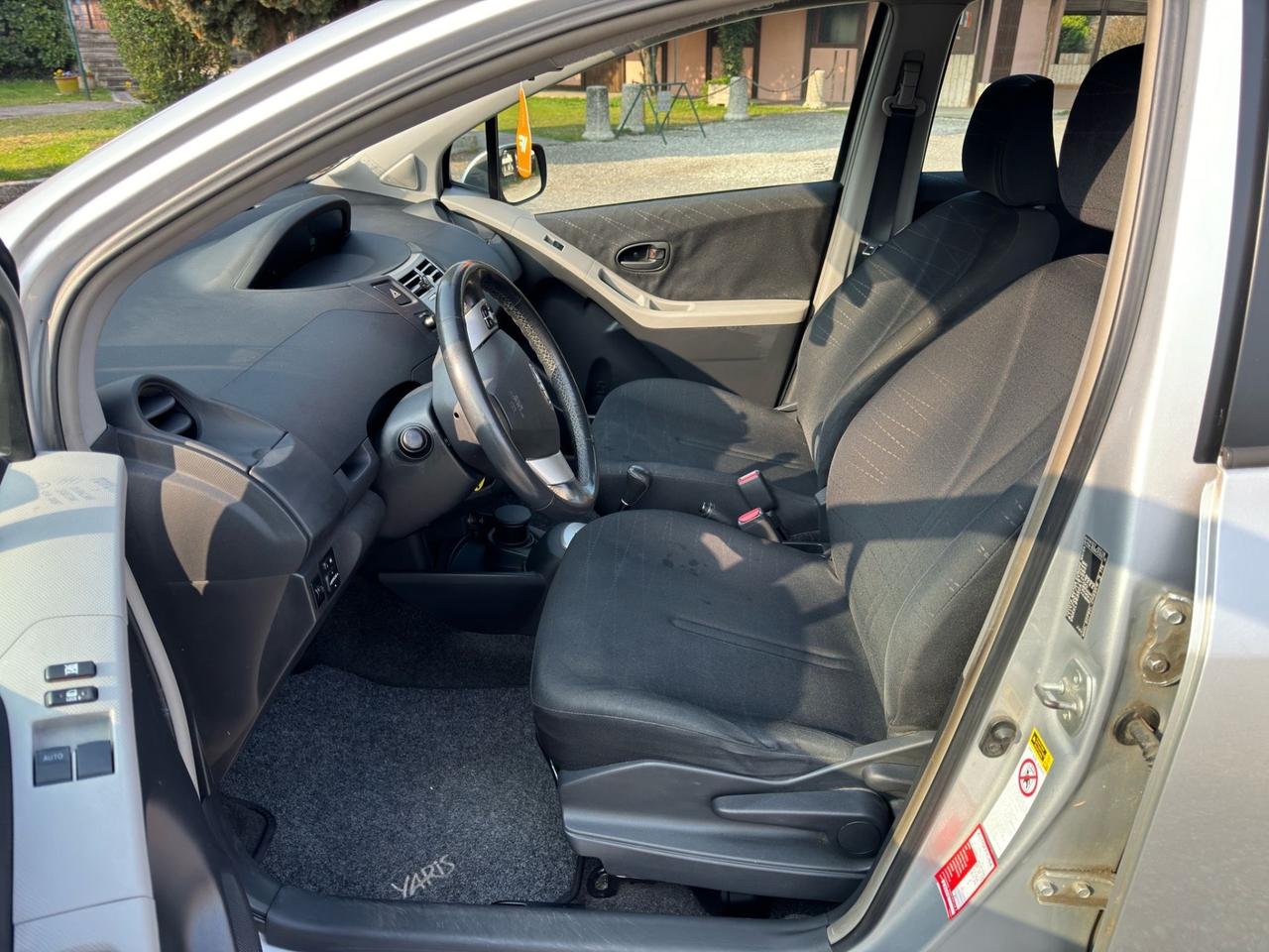 Toyota Yaris 1.3 Benzina cambio AUTOMATICO