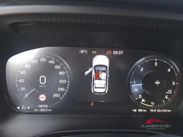 VOLVO XC40 D3 Business Plus - AUTOCARRO N1