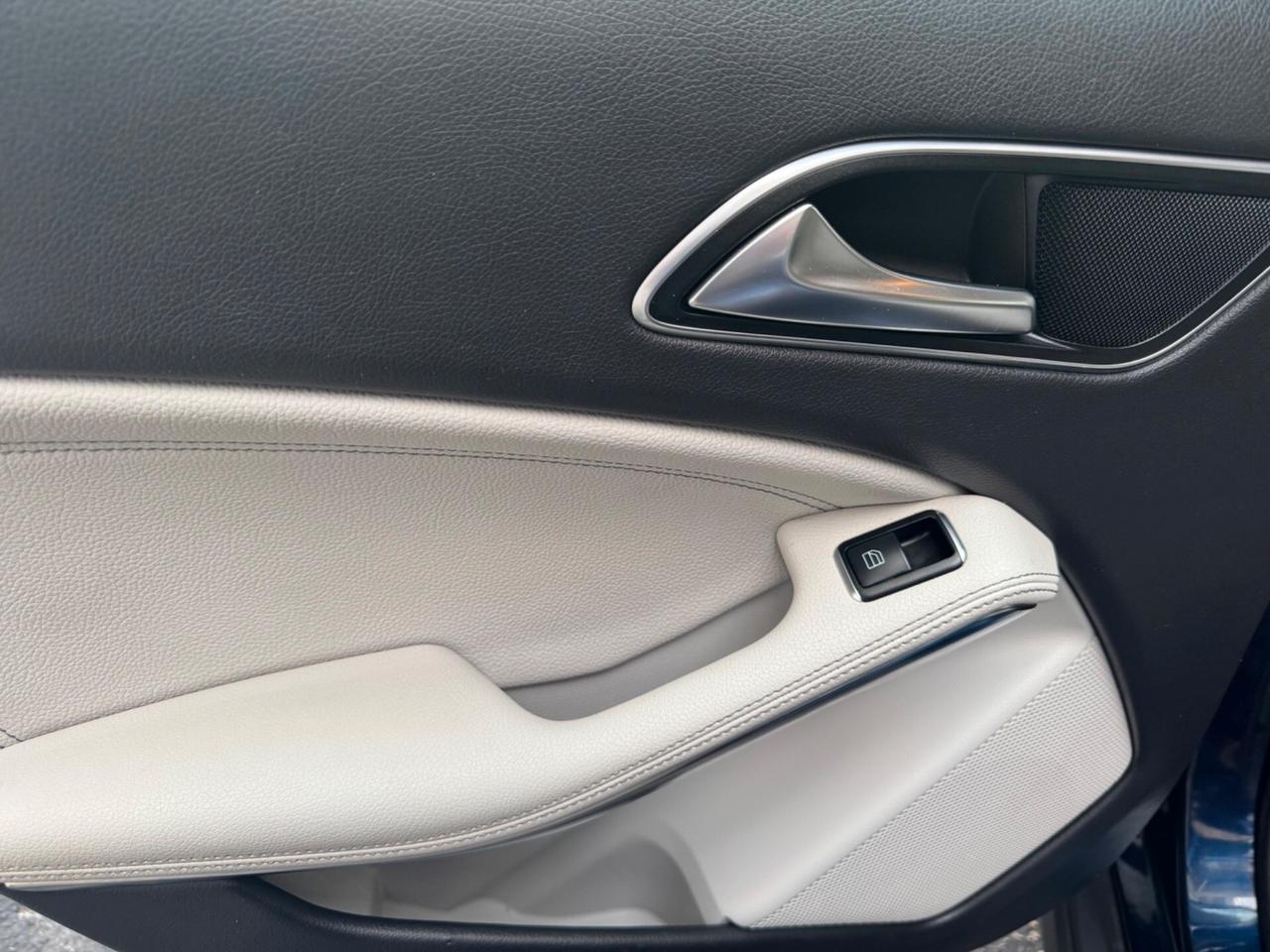 Mercedes-benz GLA 180 d Automatic Premium
