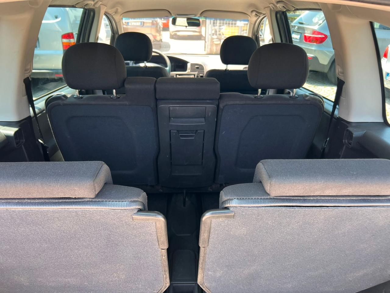 Opel Zafira 7 POSTI