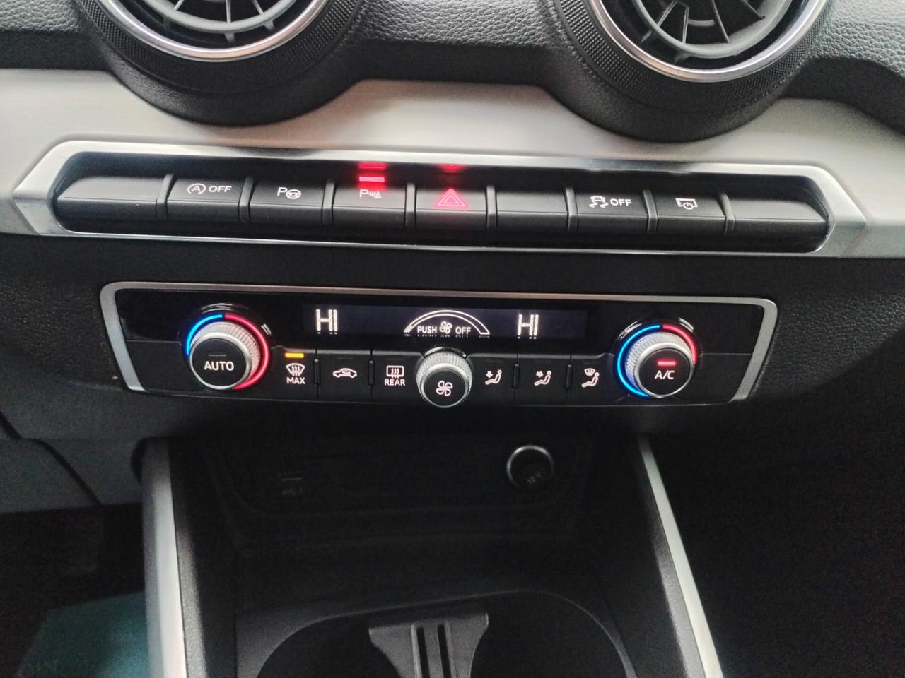 Audi Q2 35 TDI quattro S tronic Identity Black