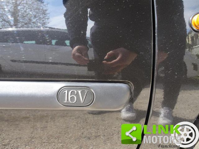 RENAULT Clio 1.8i 16V