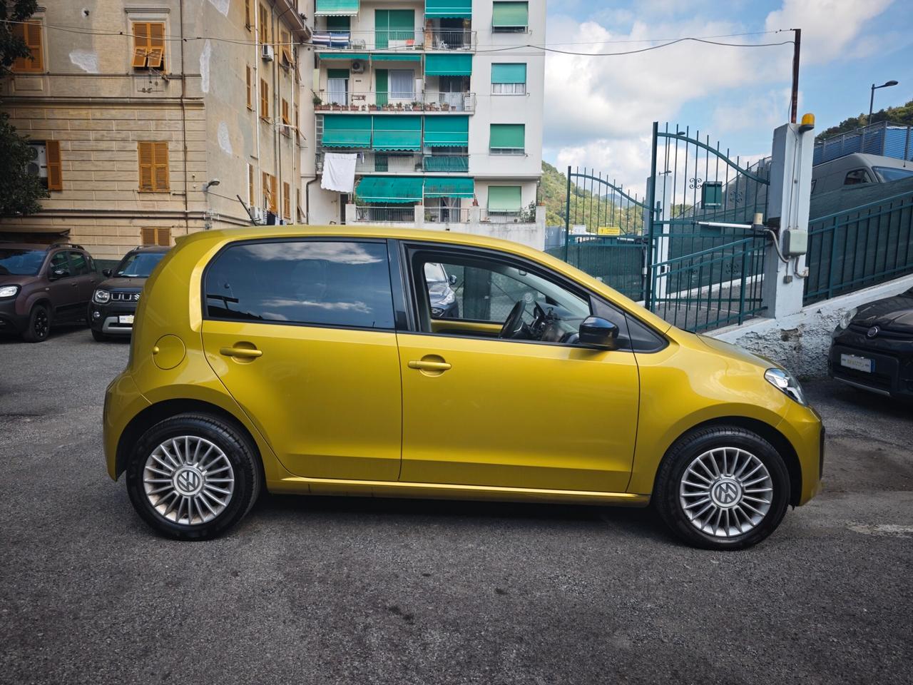 Volkswagen up! HIGH