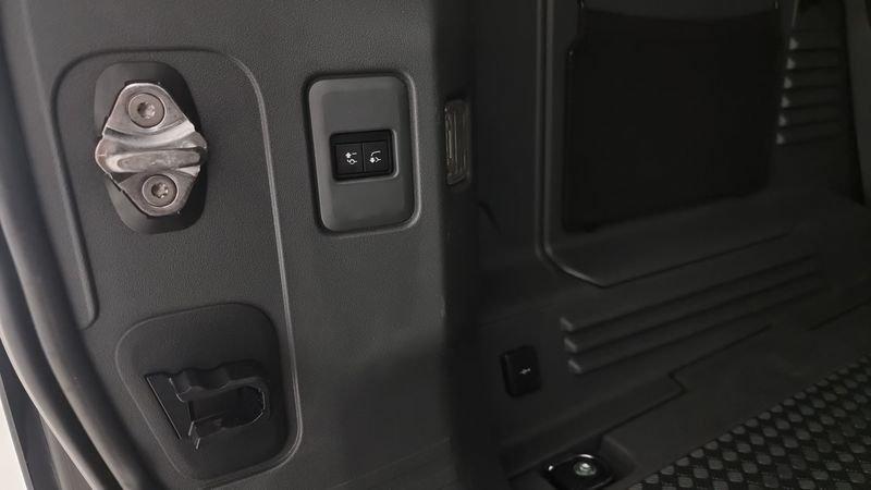 Land Rover Defender 110 3.0D I6 200 CV AWD Auto SE N1 Autocarro