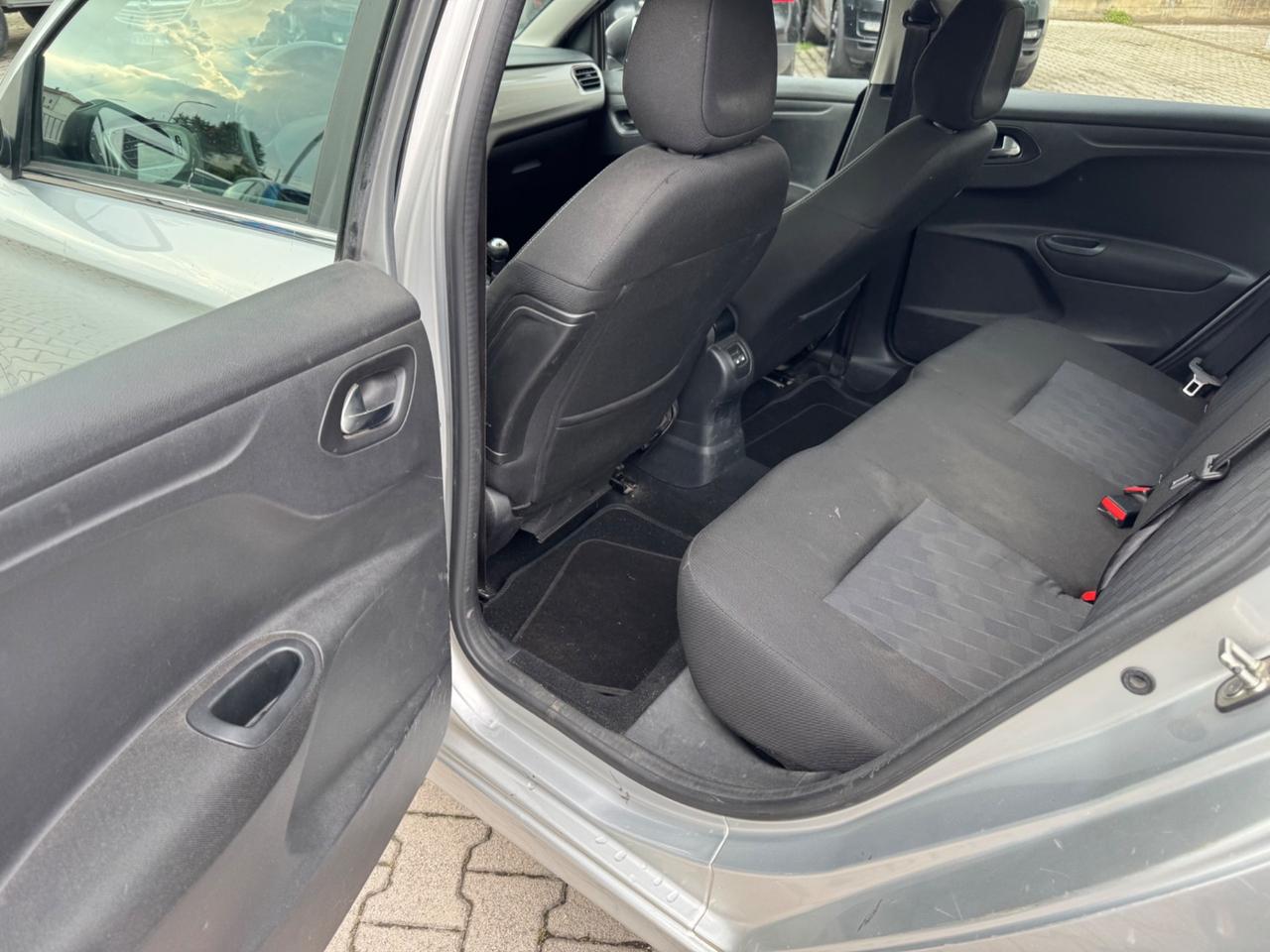 Citroen C-Elysee BlueHDi 100 Exclusive