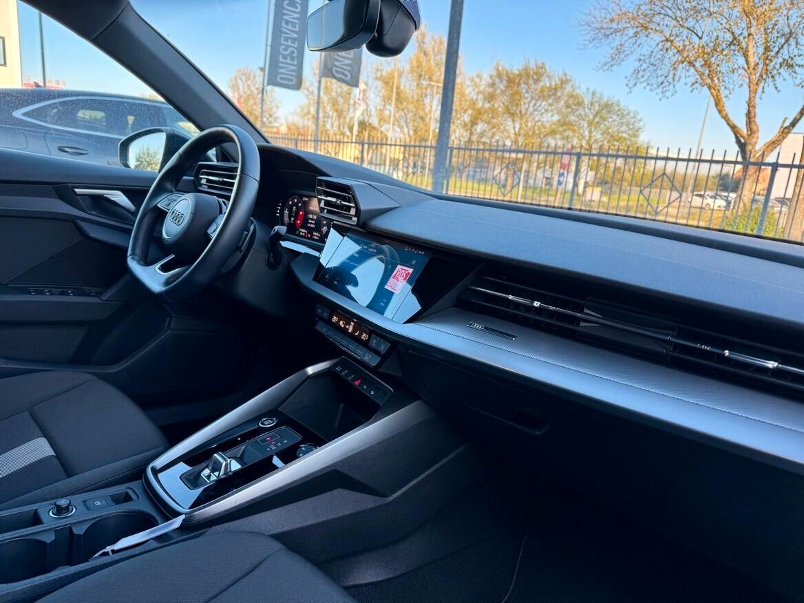 Audi A3 Sedan 35 TDI S tronic Sport Cerchi da 18'