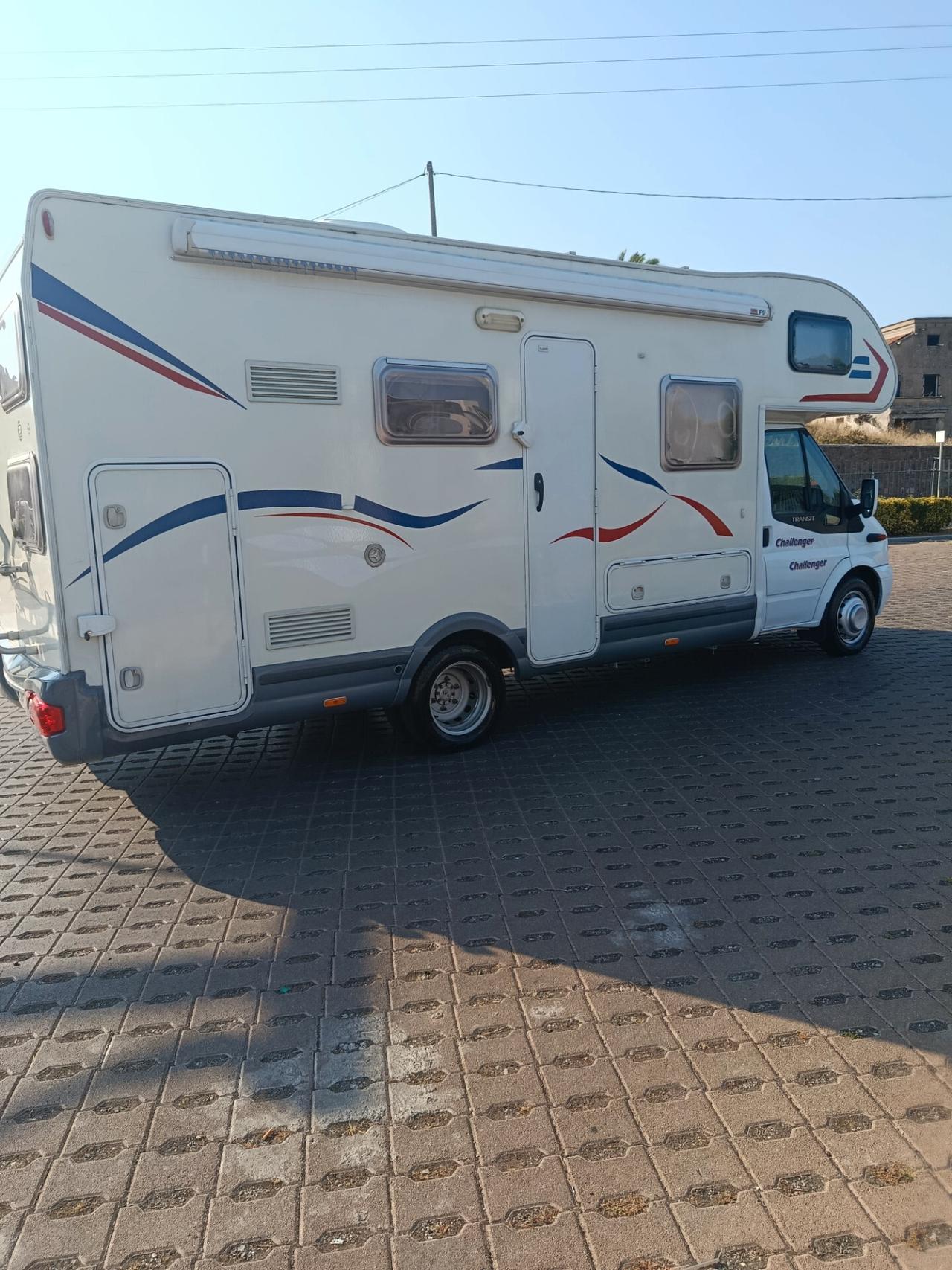 Challenger Genius49 7 posti letto
