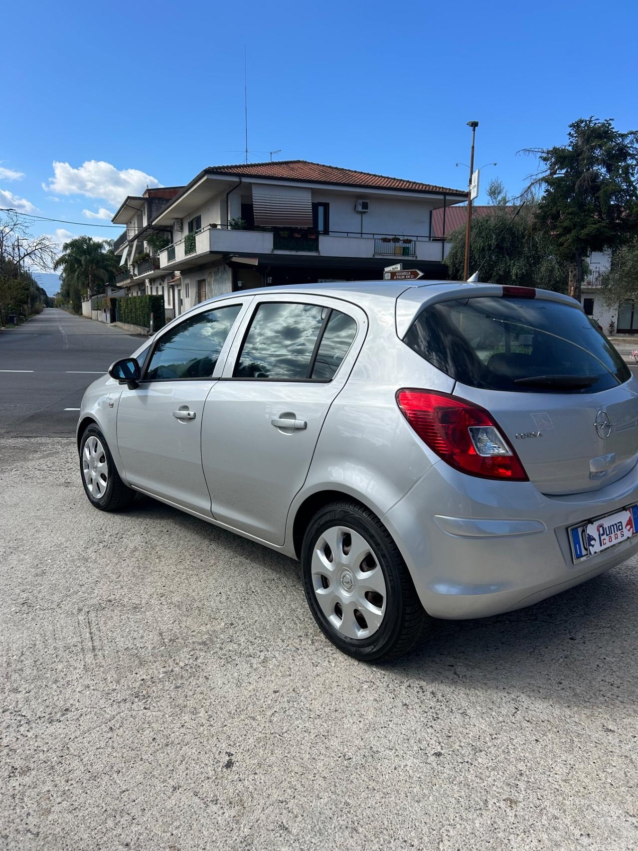 Opel Corsa 1.2 5 porte Cosmo