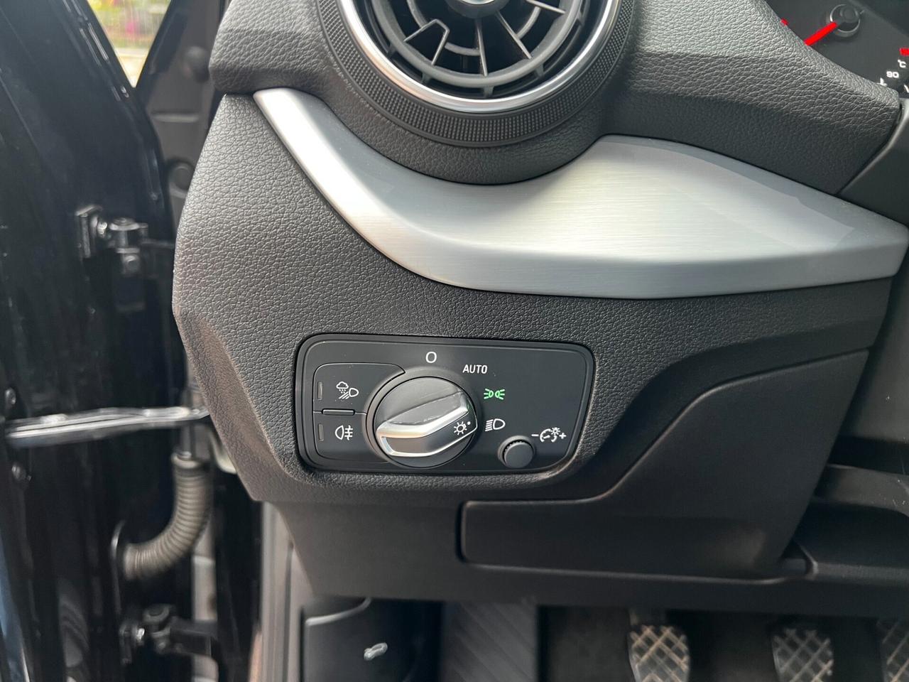 Audi Q2 30 TDI -2019- NAVI- LED