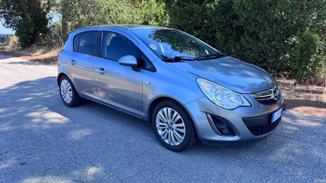 Opel Corsa 1.2 5 porte Club