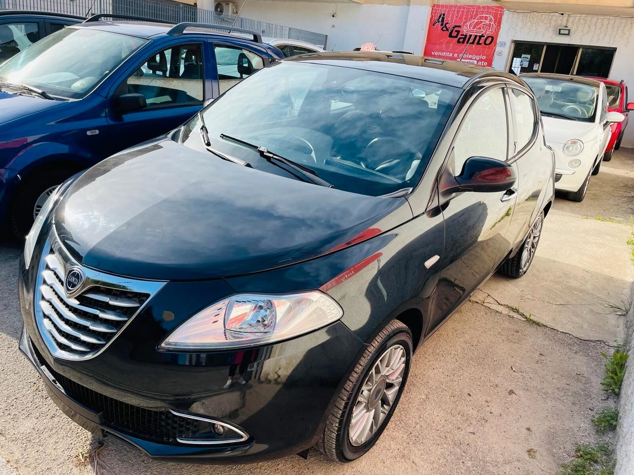 Lancia Ypsilon 1.2 69 CV 5 porte Gold