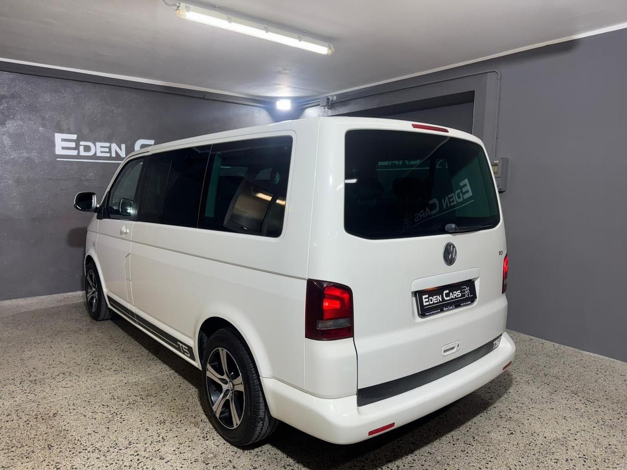 Volkswagen Transporter Caravelle T5 2.5 TDI/131CV Tiptr. PL Trend.