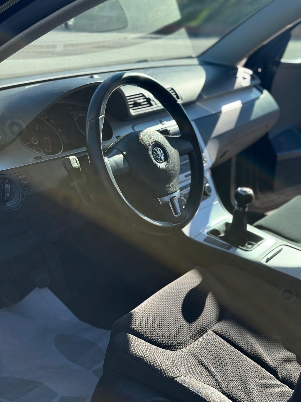 Volkswagen Passat 2.0 TDI DPF Highline EURO 5b